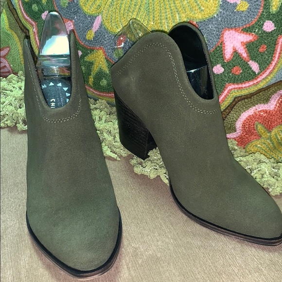 NEW Chinese Laundry Olive Suede Mule - Picture 1 of 6